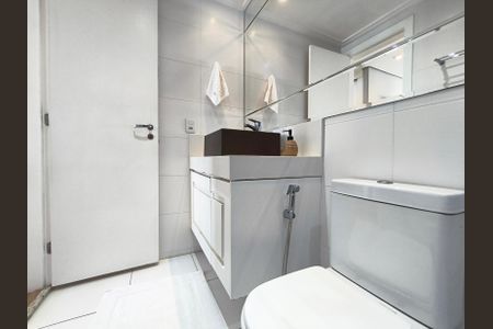 Apartamento à venda com 167m², 3 quartos e 3 vagas Apartamento à venda com 167m², 3 quartos e 3 vagasBanheiro Suíte 3
