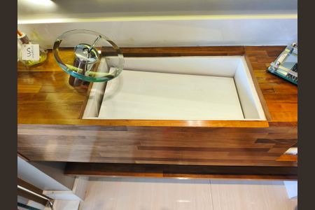 Apartamento à venda com 167m², 3 quartos e 3 vagas Apartamento à venda com 167m², 3 quartos e 3 vagasBanheiro Suíte 3