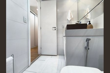 Apartamento à venda com 167m², 3 quartos e 3 vagas Apartamento à venda com 167m², 3 quartos e 3 vagasBanheiro Suíte 3