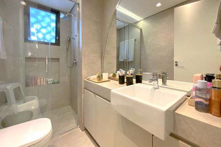 Apartamento à venda com 107m², 3 quartos e 2 vagas Apartamento à venda com 107m², 3 quartos e 2 vagasBanheiro da Suíte 1