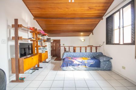 Casa à venda com 255m², 3 quartos e 4 vagas Casa à venda com 255m², 3 quartos e 4 vagasEscritório