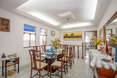 Casa à venda com 255m², 3 quartos e 4 vagas Casa à venda com 255m², 3 quartos e 4 vagasSala de Jantar