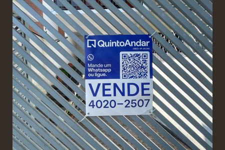 Casa à venda com 255m², 3 quartos e 4 vagas Casa à venda com 255m², 3 quartos e 4 vagasPlaca