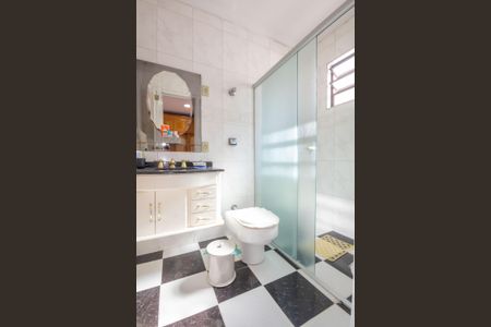 Casa à venda com 255m², 3 quartos e 4 vagas Casa à venda com 255m², 3 quartos e 4 vagasBanheiro da Suíte 2