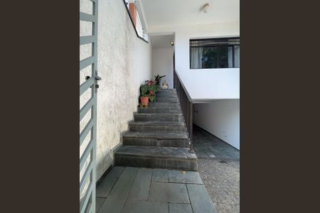 Casa à venda com 255m², 3 quartos e 4 vagas Casa à venda com 255m², 3 quartos e 4 vagasEntrada