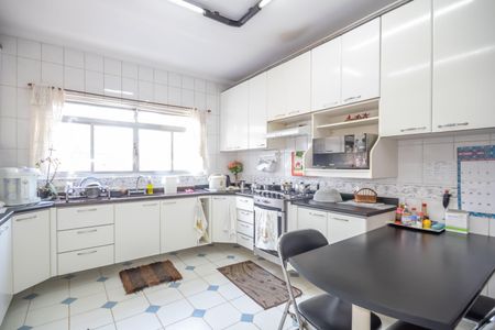 Casa à venda com 255m², 3 quartos e 4 vagas Casa à venda com 255m², 3 quartos e 4 vagasCozinha