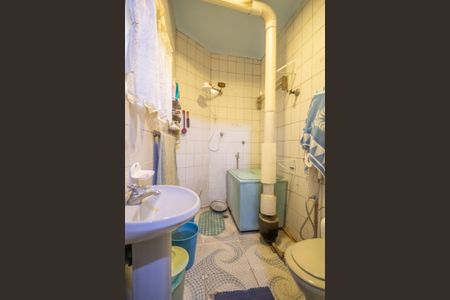 Casa à venda com 255m², 3 quartos e 4 vagas Casa à venda com 255m², 3 quartos e 4 vagasBanheiro de serviço