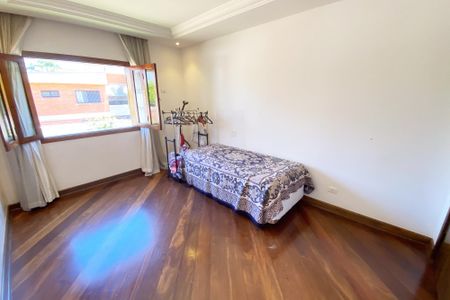 Casa à venda com 696m², 4 quartos e 4 vagas Casa à venda com 696m², 4 quartos e 4 vagasquarto 3