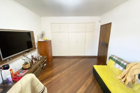 Casa à venda com 696m², 4 quartos e 4 vagas Casa à venda com 696m², 4 quartos e 4 vagasquarto 2