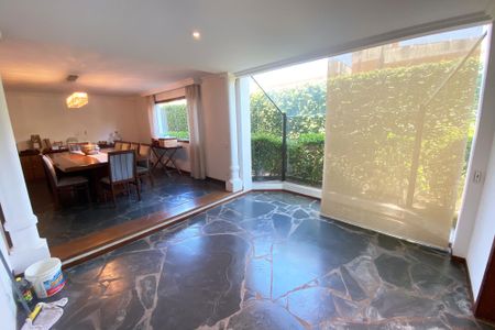 Casa à venda com 696m², 4 quartos e 4 vagas Casa à venda com 696m², 4 quartos e 4 vagassala 3