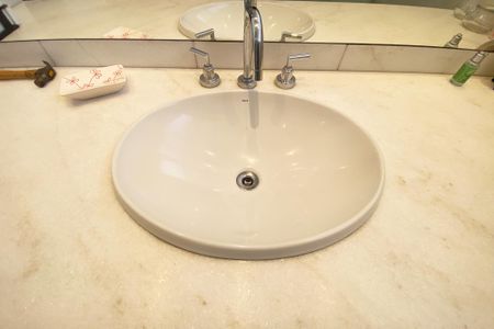 Casa à venda com 696m², 4 quartos e 4 vagas Casa à venda com 696m², 4 quartos e 4 vagasbanheiro quarto 3