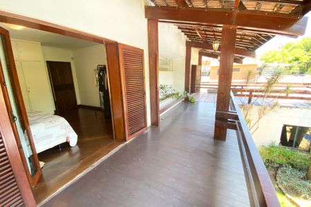 Casa à venda com 696m², 4 quartos e 4 vagas Casa à venda com 696m², 4 quartos e 4 vagasvaranda quartos