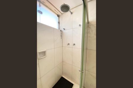 Casa à venda com 696m², 4 quartos e 4 vagas Casa à venda com 696m², 4 quartos e 4 vagasbanheiro quarto 3