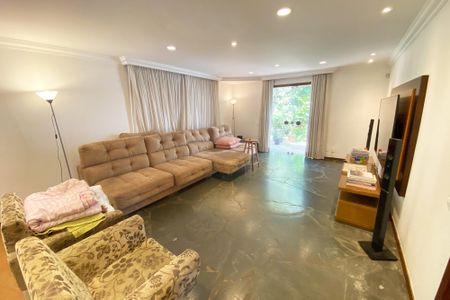 Casa à venda com 696m², 4 quartos e 4 vagas Casa à venda com 696m², 4 quartos e 4 vagassala de estar 2