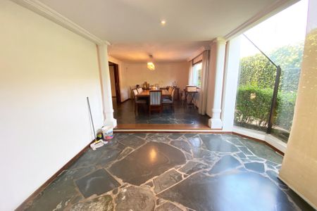 Casa à venda com 696m², 4 quartos e 4 vagas Casa à venda com 696m², 4 quartos e 4 vagassala 3