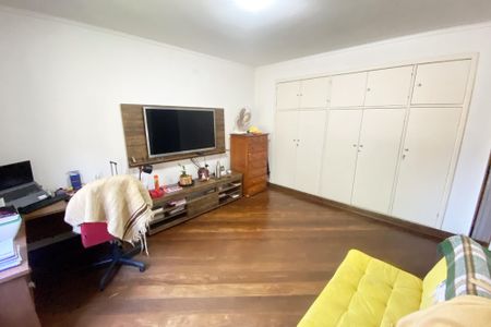 Casa à venda com 696m², 4 quartos e 4 vagas Casa à venda com 696m², 4 quartos e 4 vagasquarto 2