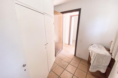 Casa à venda com 696m², 4 quartos e 4 vagas Casa à venda com 696m², 4 quartos e 4 vagasquarto de serviço