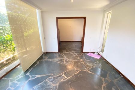 Casa à venda com 696m², 4 quartos e 4 vagas Casa à venda com 696m², 4 quartos e 4 vagassala 3