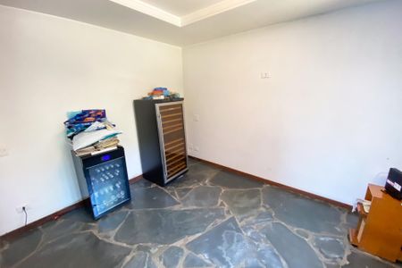 Casa à venda com 696m², 4 quartos e 4 vagas Casa à venda com 696m², 4 quartos e 4 vagassala 4