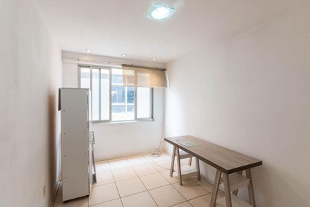 Sala de apartamento para alugar com 1 quarto, 33m² em Santo Cristo, Rio de Janeiro