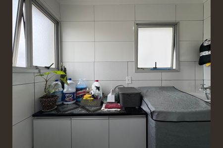 Apartamento à venda com 72m², 3 quartos e 1 vaga Apartamento à venda com 72m², 3 quartos e 1 vagaLavanderia