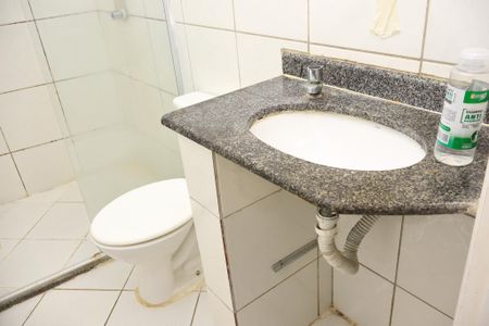 Banheiro Social de apartamento para alugar com 1 quarto, 30m² em Itapuã, Salvador