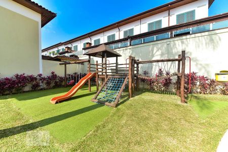 Casa de condomínio à venda com 115m², 3 quartos e 2 vagasÁrea comum - Playground