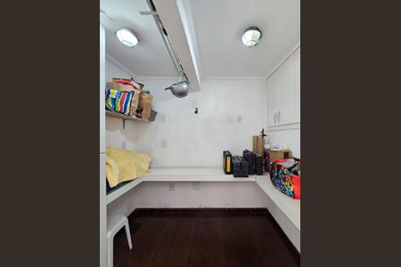 Casa de condomínio à venda com 115m², 3 quartos e 2 vagasQuarto de Serviço