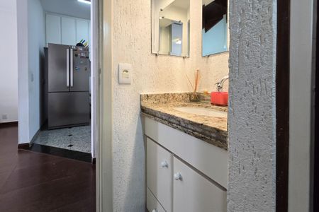 Casa de condomínio à venda com 115m², 3 quartos e 2 vagasLavabo