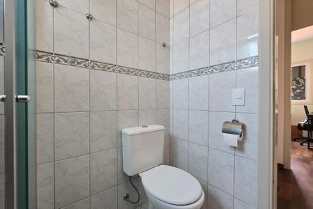 Casa de condomínio à venda com 115m², 3 quartos e 2 vagasBanheiro Social