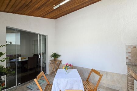 Casa de condomínio à venda com 115m², 3 quartos e 2 vagasÁrea Externa