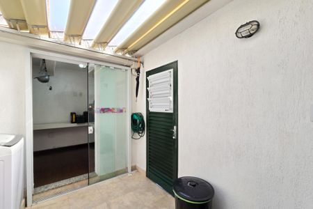 Casa de condomínio à venda com 115m², 3 quartos e 2 vagasÁrea de Serviço