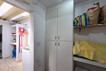 Casa de condomínio à venda com 115m², 3 quartos e 2 vagasQuarto de Serviço
