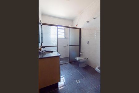 Casa à venda com 300m², 4 quartos e 4 vagas Casa à venda com 300m², 4 quartos e 4 vagasBanheiro