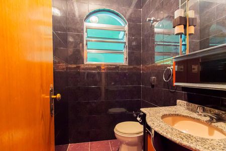 Casa à venda com 300m², 4 quartos e 4 vagas Casa à venda com 300m², 4 quartos e 4 vagasLavabo