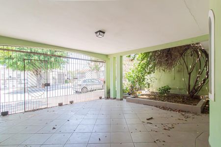 Casa à venda com 300m², 4 quartos e 4 vagas Casa à venda com 300m², 4 quartos e 4 vagasGaragem