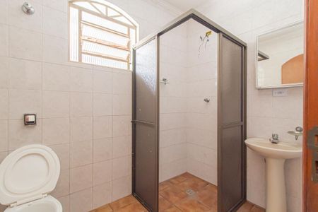 Casa à venda com 300m², 4 quartos e 4 vagas Casa à venda com 300m², 4 quartos e 4 vagasBanheiro de Serviço