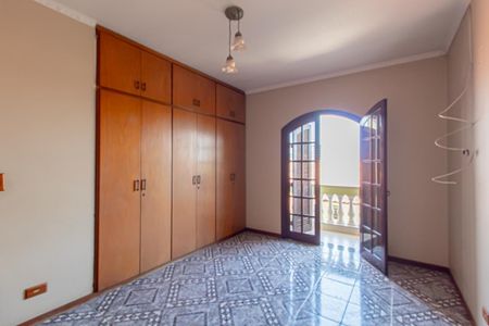 Casa à venda com 300m², 4 quartos e 4 vagas Casa à venda com 300m², 4 quartos e 4 vagasQuarto 1
