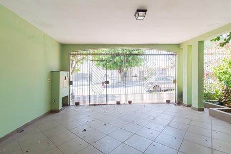 Casa à venda com 300m², 4 quartos e 4 vagas Casa à venda com 300m², 4 quartos e 4 vagasGaragem
