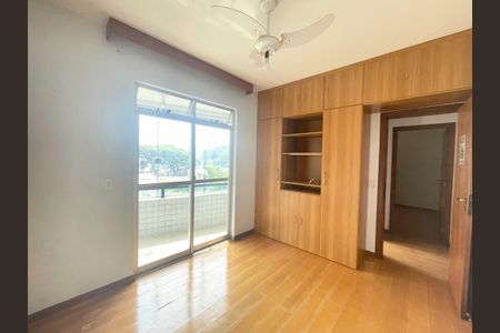 Apartamento à venda com 160m², 4 quartos e 4 vagasQuarto 2 Com Varanda