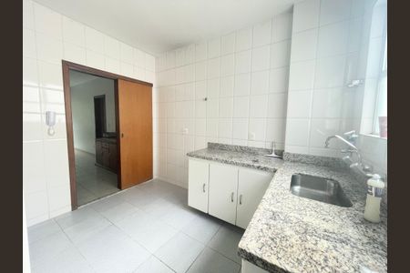 Apartamento à venda com 160m², 4 quartos e 4 vagasCozinha
