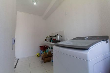 Apartamento para alugar com 43m², 2 quartos e 1 vaga Apartamento para alugar com 43m², 2 quartos e 1 vagaCozinha e Área de Serviço