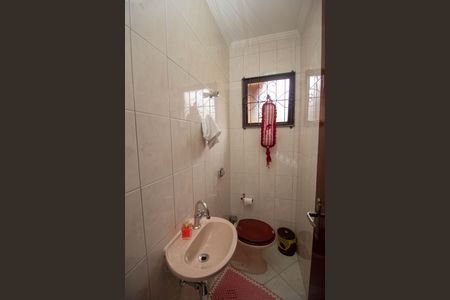 Casa à venda com 107m², 4 quartos e 2 vagas Casa à venda com 107m², 4 quartos e 2 vagasLavabo