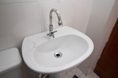 Casa à venda com 107m², 4 quartos e 2 vagas Casa à venda com 107m², 4 quartos e 2 vagasBanheiro da Edícula