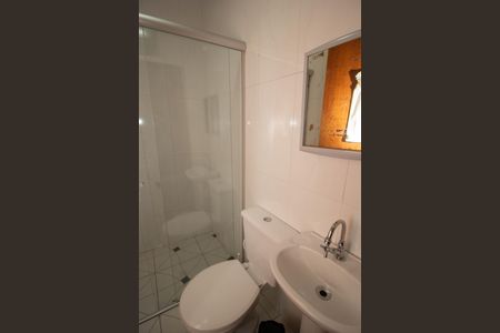 Casa à venda com 107m², 4 quartos e 2 vagas Casa à venda com 107m², 4 quartos e 2 vagasBanheiro da Edícula