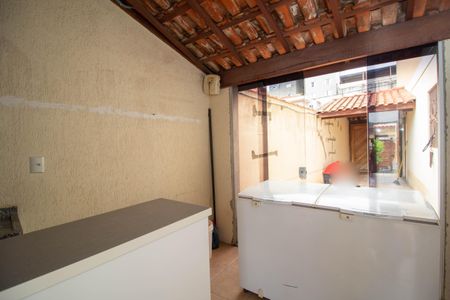 Casa à venda com 107m², 4 quartos e 2 vagas Casa à venda com 107m², 4 quartos e 2 vagasQuintal
