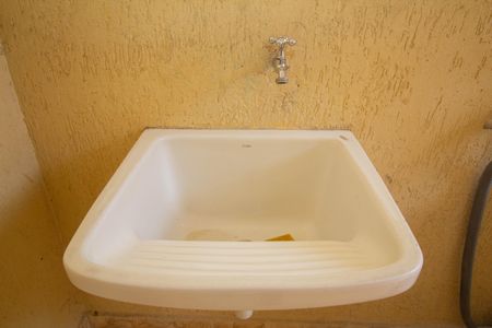 Casa à venda com 107m², 4 quartos e 2 vagas Casa à venda com 107m², 4 quartos e 2 vagasÁrea de Serviço