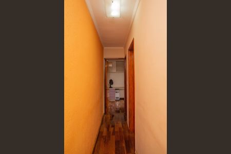 Casa à venda com 107m², 4 quartos e 2 vagas Casa à venda com 107m², 4 quartos e 2 vagasCorredor