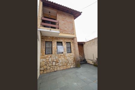 Casa à venda com 107m², 4 quartos e 2 vagas Casa à venda com 107m², 4 quartos e 2 vagasGaragem