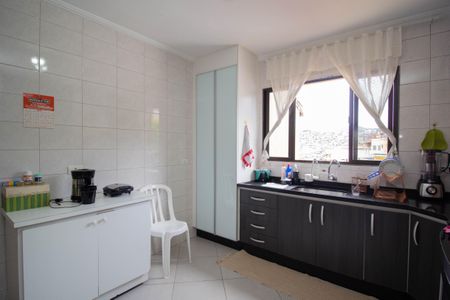 Casa à venda com 107m², 4 quartos e 2 vagas Casa à venda com 107m², 4 quartos e 2 vagasCozinha